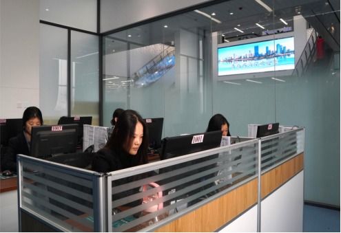 青島西海岸新區(qū)人社局 服務(wù)熱線接訴即辦，智慧社保服務(wù)為民